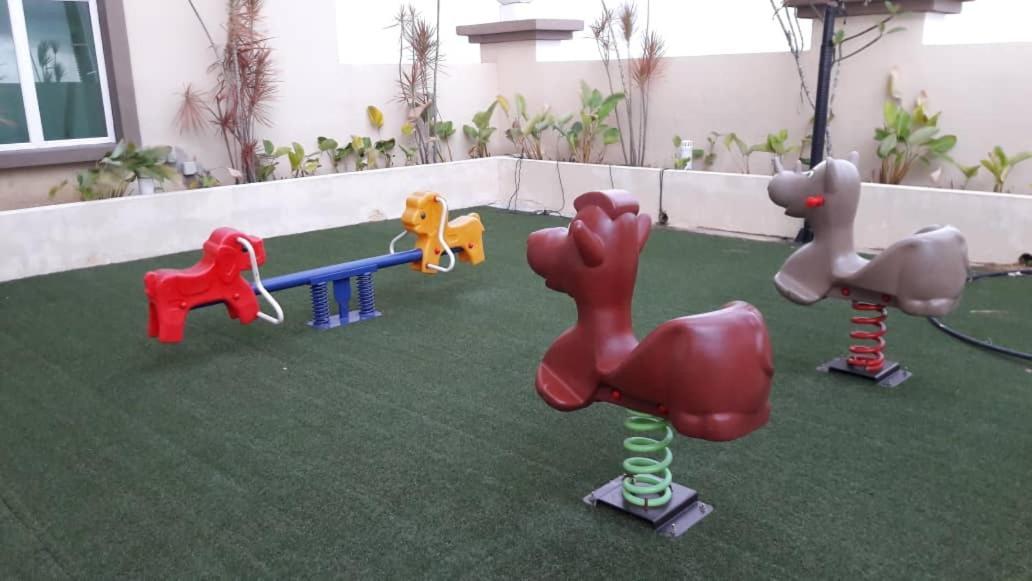 كوتا بْهارو Risqi Apartment 2 Bedroom Wakaf Che Yeh المظهر الخارجي الصورة