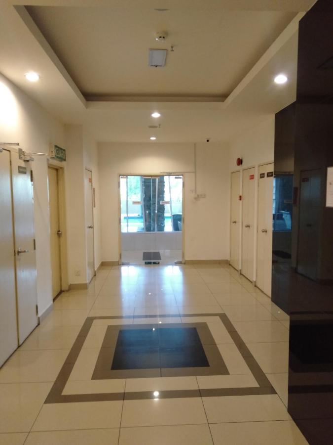 كوتا بْهارو Risqi Apartment 2 Bedroom Wakaf Che Yeh المظهر الخارجي الصورة