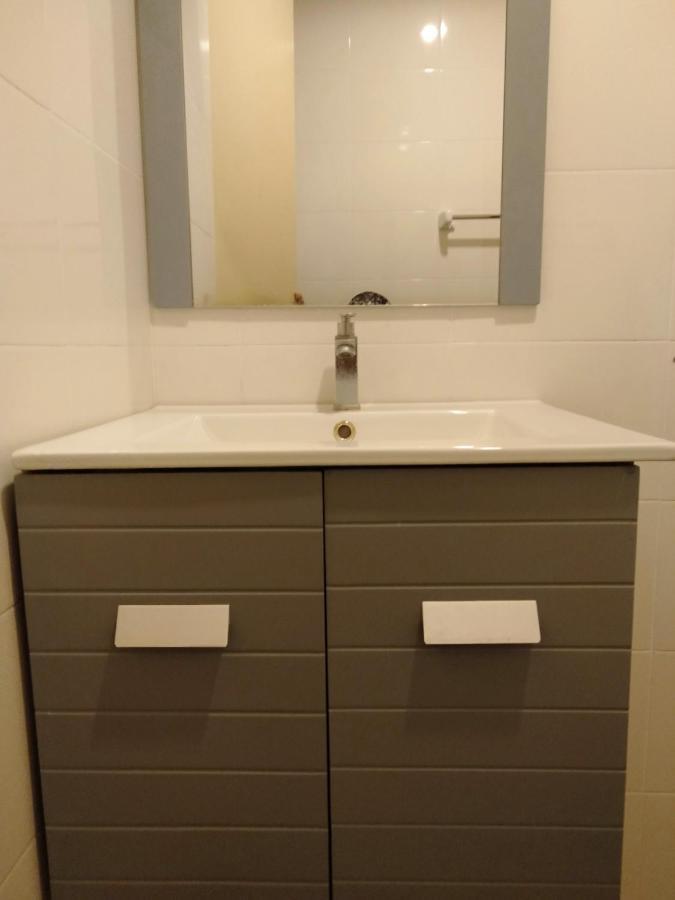 كوتا بْهارو Risqi Apartment 2 Bedroom Wakaf Che Yeh المظهر الخارجي الصورة