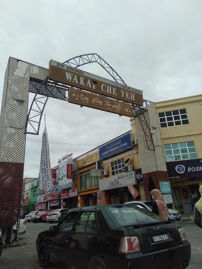 كوتا بْهارو Risqi Apartment 2 Bedroom Wakaf Che Yeh المظهر الخارجي الصورة